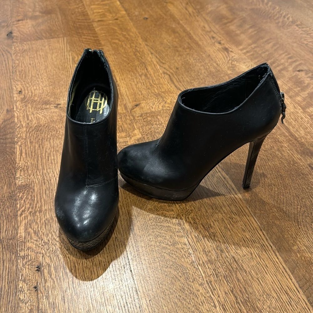 House Of Harlow Women’s Black And Silver Heels Size 36